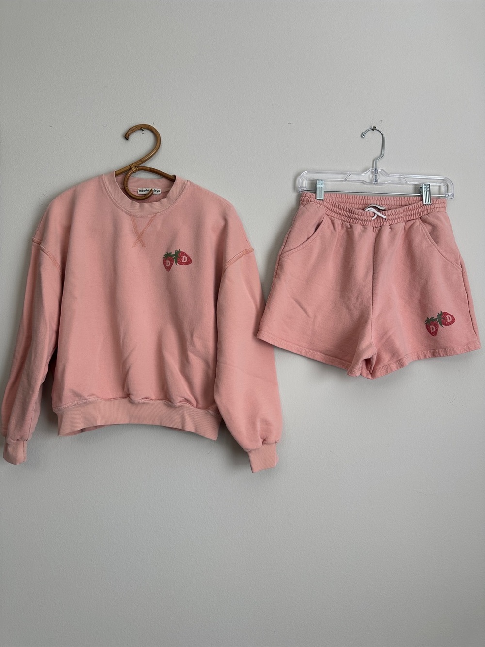 Dippin Daisys Pink Crew Neck & Drawstring Lounge Shorts Set - Picture 1 of 7